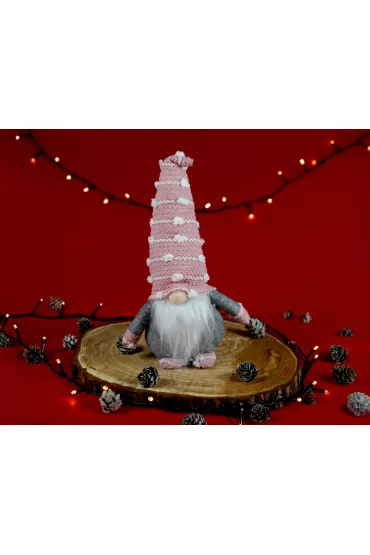 Skrzat z czapką w kropki