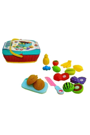 Koszyk piknikowy z produktami do krojenia